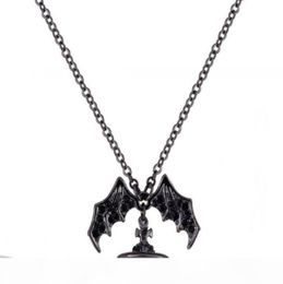 Queen Mother Demon Evil Titanium Black Wings Diamond Saturn Necklace Super Cool Punk Bat7773844