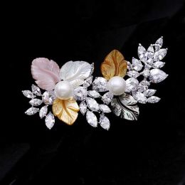 Brooches Red Trees Brand Jewellery Arrival High Quality Fashion Flower Shape Bridal Brooch Bouquet For Wedding Women Christmas GiftNew model