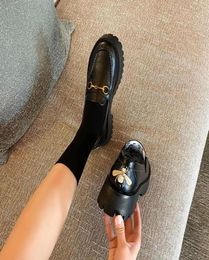 2023 autumn horsebit loafer shoes net celebrity with bee small leather shoes platform platform women039s shoes LJ2011127313242