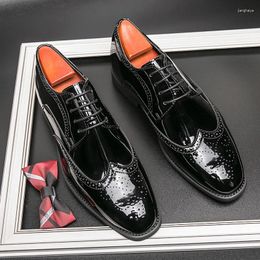 Casual Shoes Men's Business Wedding Formal Patent Leather Lace-up Carved Brogue Shoe Gentleman Black White Height Increasing Man