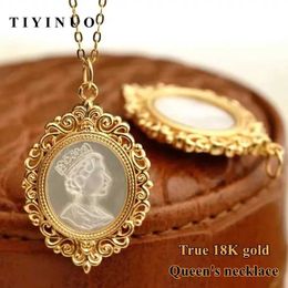 Pendant Necklaces TIYINUO Real Gold 18K AU750 Fritillaria Shell Queen Pendant Necklace Vintage Fine Jewellery For Woman Wife Girlfriend Wedding Gift 240419