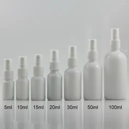 Storage Bottles 30pcs 30ml White Glass Travel Refillable Perfume Bottle With Plastic Atomiser Spray 1 Ounce Mist Container
