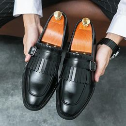 Casual Shoes Men's Fashion Leather Luxury British Style Loafers Dress Business Slip-on Point-toe Zapatillas Masculinos Mocassins