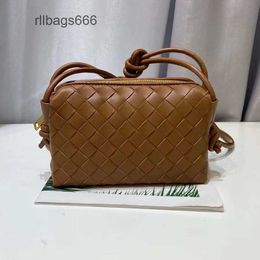 Woven Product Crossbody Lady Cowhide Bottegs Bag Large Venetass Hand Single Bags Loop Square Purse Shoulder Capacity Small Simple Designer A6MR