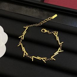 Женщины -дизайнерские браслеты пять простых письма подвесные роскошные браслеты Пара из нержавеющей стали модные ювелирные украшения унисекс 2 цвета