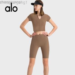 Desginer Aloe Yoga Top Shirt Clothe Woman Striped Ribbed Deep V-neck Short Sleeved T-shirt Casuoutdoor Sports Fitness Suit