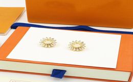 European and American Net White Same Earrings Fashion Gold Alloy Shell Pearl Earrings Exaggerated Starfish Earrings with Box for G8015428