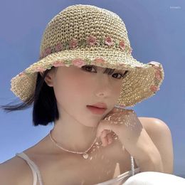 Berets 2024 Knitted Small Flower Straw Hat For Women's Summer Beach Vacation And Outgoing Sunshade Foldable Sweet Sunscreen