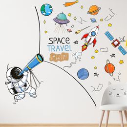 Creative Starry Sky Astronaut Wall Decoration Adesivi dell'asilo Aula ambientale Adesivi per costruzione Adesivi autoadesivi