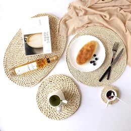 Placemat Pad Coasters Kitchen Table Mats Round Handmade Rattan Coaster Bowl Mats Padding Mat Heat Insulation Pad Placemats Decor