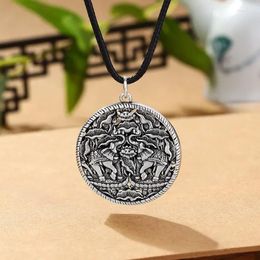 Chains Unique Crafts Design Flower Necklace 925 Silver Hollow Retro Style Lotus Mens Simple And High Quality Pendant Banquet Jewellery