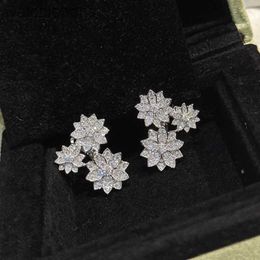 Kvinnors toppklass Vancellelfe Original Designer Earrings S Silver Lotus Flower Earrings Style High Grade Set med höga smycken med logotyp
