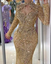 Party Dresses Abendkleider Gold Beaded Evening Middle East Dubai Crystals High Neck Prom Dress 2024 Robes Du Soir Wedding Gowns
