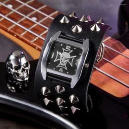 Wristwatches Men's Watches Top Wide Leather Cuff Band Watch Punk RivetDial Quartz Sport Waterproof Religio Masculino
