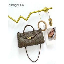 Bags Capacity Womens Single Andiamo Buckle Large Tote Tote Venetaas New Leather Metal bottegs Design Shoulder Lad Bag Classic East/west Woven 1322