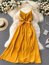 Basic Casual Dresses Women Beach Dress Summer Fashion Sexy V-neck Backless Bandage Slim A-line Yellow Long Dresses Ladies Solid Boho Dress Vestidos 240419