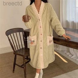 Women's Sleep Lounge New Fashion Warm Robe Women Button Sleepwear Nightdress Winter Night Wears Pyjama Nightgown Long Sleeve Warm Fleece Homewear d240419