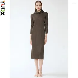 Casual Dresses YUDX Miyake Pleated Dress Women Hooded Slim Vintage Style Full Sleeve Medium Long Spring 2024 Solid Colour Evening Party