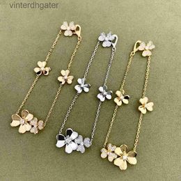 Luxury Fine Vancelfe Designer Bracelet for Women Style Clover Five Flower Bracelet Light Luxury Design Bracelet with Brand Logo