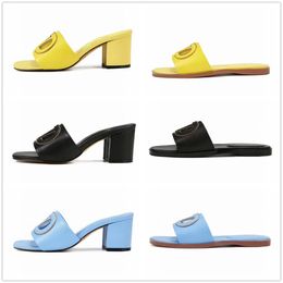 Senior designer designs women's slippers, leather sandals, flat bottomed mule slippers, patented beach sandals, rubber soles, summer flat shoes, high heels, shoelace box