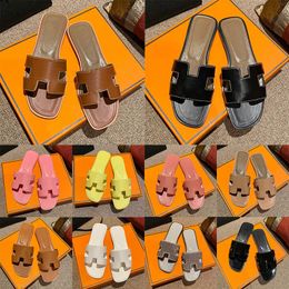 Luxury Designer Leather Sandals Summer Flat Shoes Beach Women's Slippers Letter Slippers Top Fashion Slides Women Outdoor Sliders 35-42