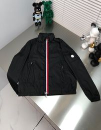 2022 fall new designer jacket fashion outdoor windbreaker high quality Stripe stitching design luxury casual jacket for men3382315