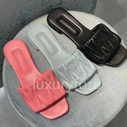 Designer M Slippers Summer Beach Fashion M Bread slippers Elegant fold Sandal Woman Shoes Low Heeled Slippers White Pink black slippers