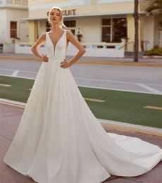 Elegant Long Deep V-Neck Crepe Wedding Dresses With Pockets A-Line Ivory Satin Sweep Train Zipper Back Simple Bridal Gowns for Women