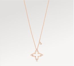 Rose Gold Silver Neckor Luxury Designer Halsband Flowers Four-Leaf Fashional Pendant Necklace Wedding Party Jewelry No Box