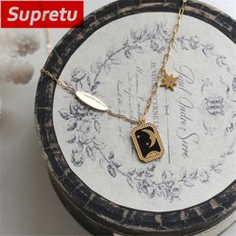 Pendants Supretu Fashion Star Moon Epoxy Black Enamel Pendant Necklace Statement Women Titanium Steel Plating 14K Gold Necklaces Jewelry