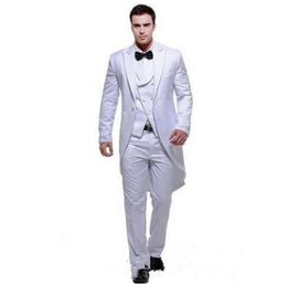 White Wedding Tailcoats High Quality Groomsmen Tuxedos Custom Made Three Pieces Peaked Lapel Men Suit JacketPantVestTie9057409