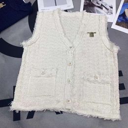 Celinnes Vest Designer Vest Luxury Fashion Sleeveless Womens Tanks Camis Early Autumn New Triumphal Arch Tassel Knitted Cardigan Vest Loose And Versatile Tank Top