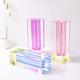 Acrylic Crystal Rainbow Vase Modern Rainbow Pillar Bud Tabletop Luxury Decorative Flower Container Nordic Room Decoration 240415
