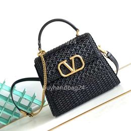 Crossbody Summer 2024 Designer Bag Handheld Valentyno Vslings Event Bags Stud Handbags Vlogoo New V-button Tote Colourful Fashionable Hollow Holds 6ZWO