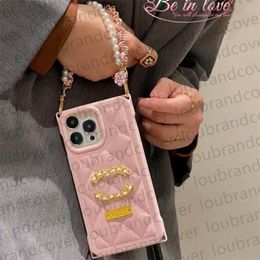 Luxury Phone Case Designer iPhone Case for iPhone 15 Pro Max Case Apple iPhone 14 pro max 13 Pro 12 Case Fashion Pearl Bracelet Chain Handbag Cases