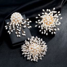 Luxury Brand Design Pearl Crystal Brooch For Female Fashion Snowflake Party Corsage Coat Accessories 240412