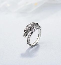 2021 new vintge neogothic crocodile lligtor long til width surfce double lyer ring niml prty women jewelry34566584131839