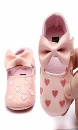 Cute Heart Princess Shoes Toddler Kid Baby Girls Toddler First Walkers Soft Leather Bow Shoes Summer Baby zapatos de bebes3793201