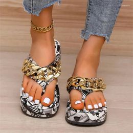 Slippers 2024 Summer Large Size 43 Thick Bottom Flip-flops Metal Chain Luxury Fashion Beach Sandals Women Flip Flops Casual