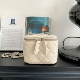 Designer Makeup bag Shoulder bag Luxury Chains Crossbody bag for Women Handbag Cosmetic Bag Totes Lipstick Coins Purses Wallet Sheepskin Leather cf mini Lingge 5A+