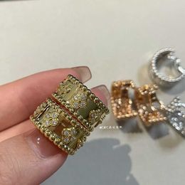 Bolzenohrringe Vancefe Diamond Ohrringe mit kleinem Design Kaleidoskop C-förmiger Ohrringe für personalisierte vielseitige und leichte Luxus