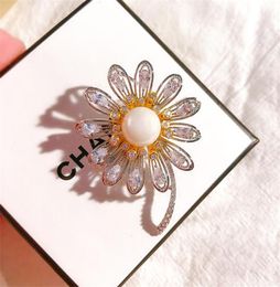 Pins Brooches 2021 Exquisite Sunflower Pin Cubic Zircon Jewelry Coat Dress Scarf Hat Pins Banquet Accessories Gifts Broches Women3360911