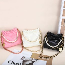 Buckets 2023 New Fashion Coin Genuine Leather Lingge Chain One Shoulder Crossbody Bag Women's Pearl Chain Tote Bag Water Bucket Bag