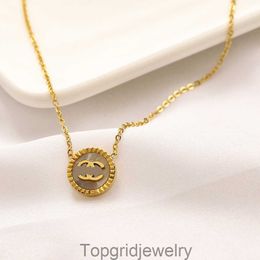18K Gold Plated Luxury Designer Halskette für Frauen Fritillary Form Brandbrief Halskette Halskette Schmuckzubehör Hochqualität 20Style