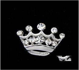 Pins Fashion Sier Tone Clear Crystal Crown Brooch Man Women Rhinestone Diamante Pins Wedding Jewellery Brooches Cor Breastp5697577