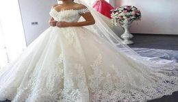 Luxury Vintage Lace Applique Cathedral Train A Line Wedding Dresses Dubai Arabic Off Shoulder Princess Modest Bridal Dress Custom 3699250