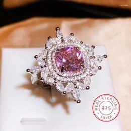 Cluster Rings Exquisite Flower-shaped Ring For Women With Pink Cubic Zirconia Unique Bridal Wedding Party Finger Fashion Jewelry
