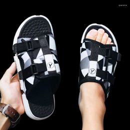 Slippers Flip Flops Men's Deodorant Trend Outdoor Summer Sandals Personalized Casual Beach Shoes