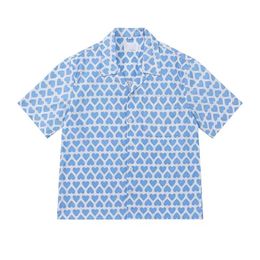 Y2K Summer 2024 단축 심장 모양의 셔츠 남자 해변 하와이 섬 스타일 레트로 잘 생긴 캐주얼 셔츠 하와이안 꽃 셔츠 여자 의류