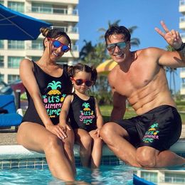 One-Piece Suits Summer Family Look Swimwear Mommy And Me Bikini Bathing Daddy Son Shorts Matching Beach Wear Swimsuits Drop Delivery Dhlnh